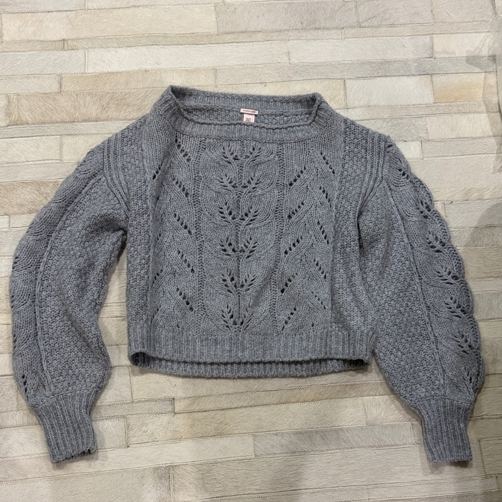 Victoria’s Secret Women's Gray Cropped Cable Knit Sweater